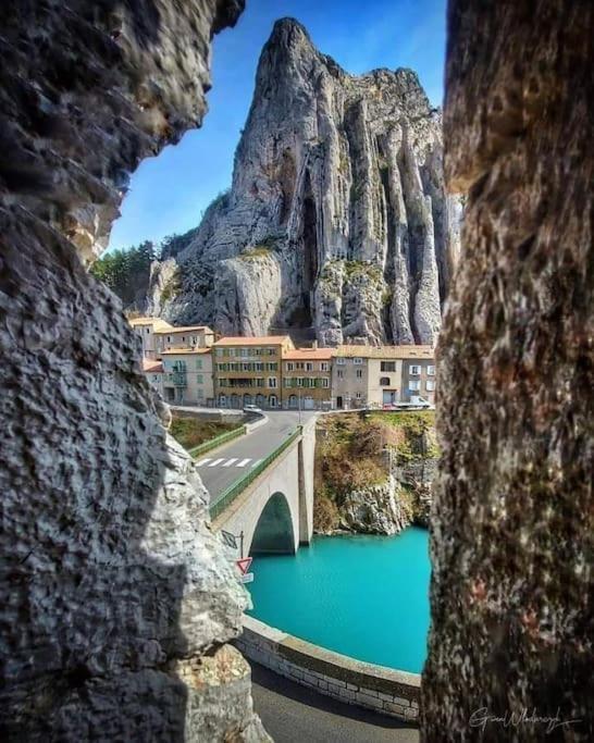 Gite De Charme Le Val Mellis Classe 3 Etoiles Dans La Douceur Provencale Vaumeilh Exterior foto